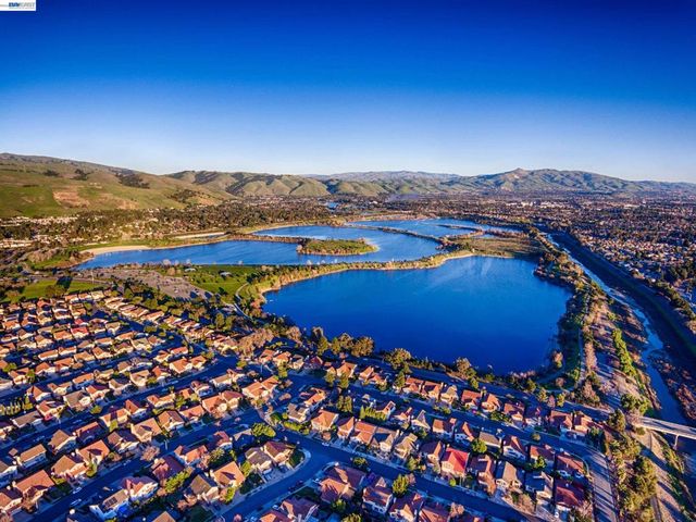 35621 Beeching Ln, Fremont, CA 94536