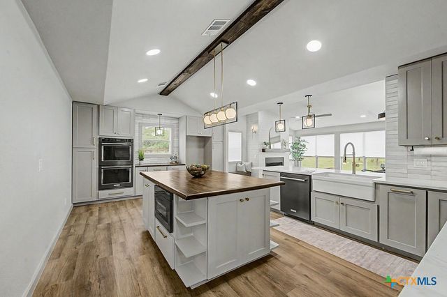 200 E Meadow Lane, Wimberley, TX 78676