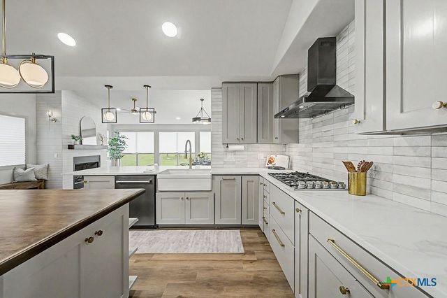 200 E Meadow Lane, Wimberley, TX 78676