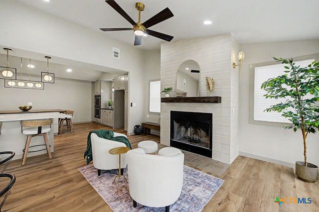 200 E Meadow Lane, Wimberley, TX 78676