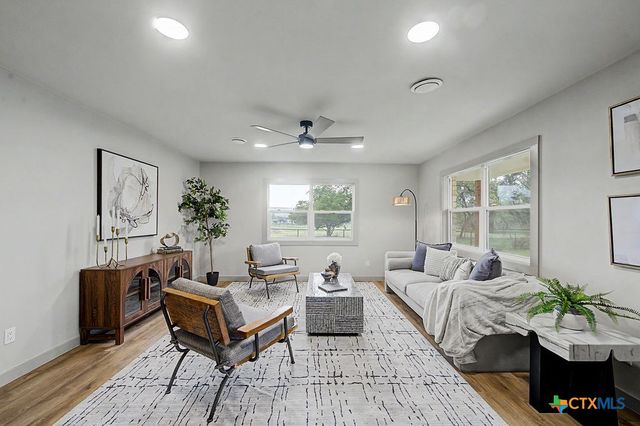 200 E Meadow Lane, Wimberley, TX 78676