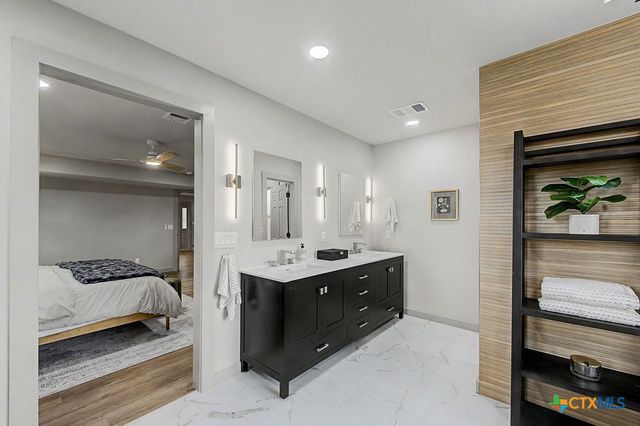 200 E Meadow Lane, Wimberley, TX 78676