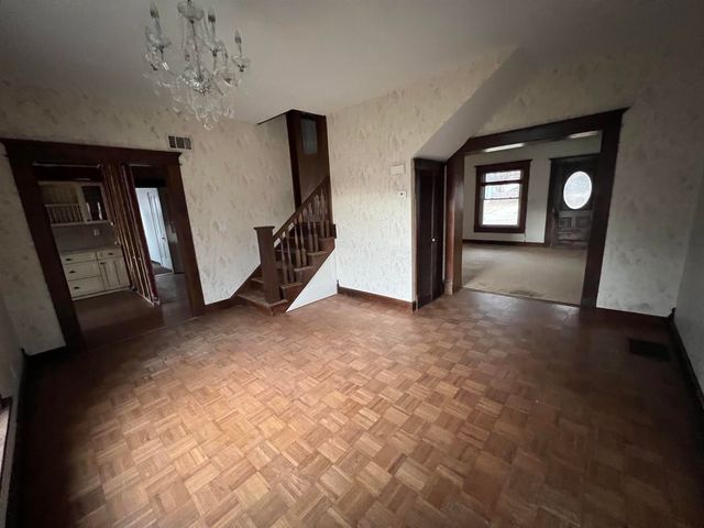 705 N LINDEN, Belle Plaine, KS 67013