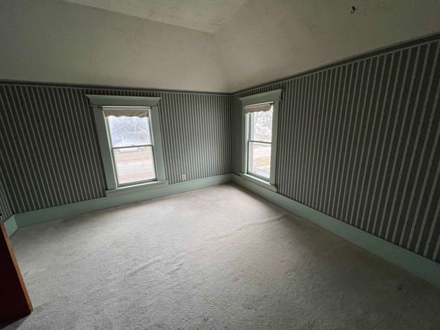 705 N LINDEN, Belle Plaine, KS 67013