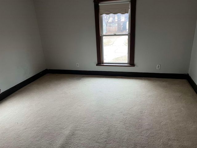 705 N LINDEN, Belle Plaine, KS 67013