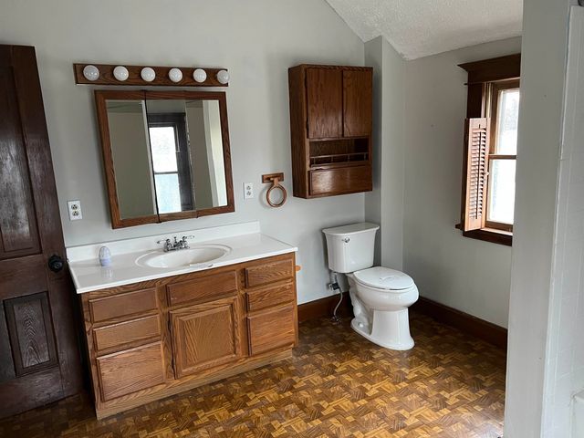 705 N LINDEN, Belle Plaine, KS 67013