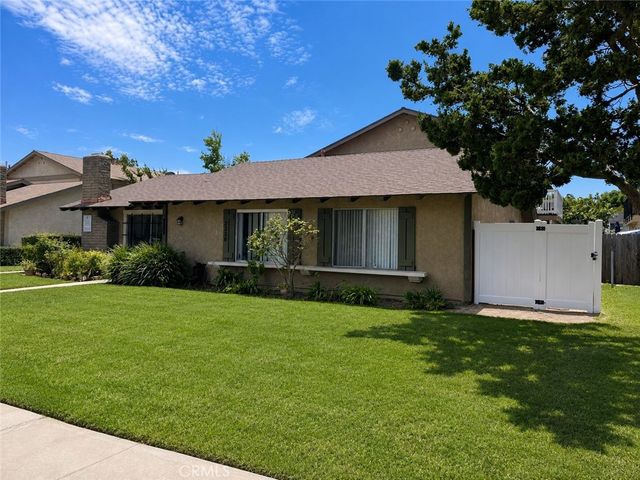 2236 E Franzen, Santa Ana, CA 92705