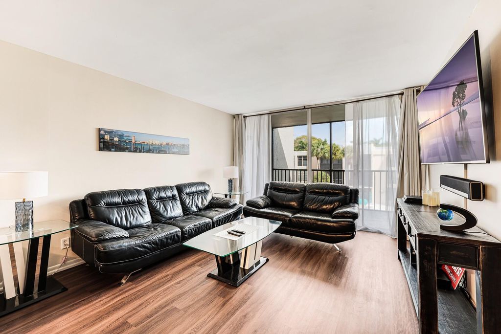 6 Royal Palm Way 303, Boca Raton, FL 33432