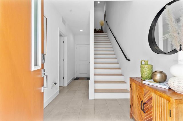 2511 GRADY AVENUE N 8, Tampa, FL 33607