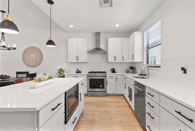 2511 GRADY AVENUE N 8, Tampa, FL 33607