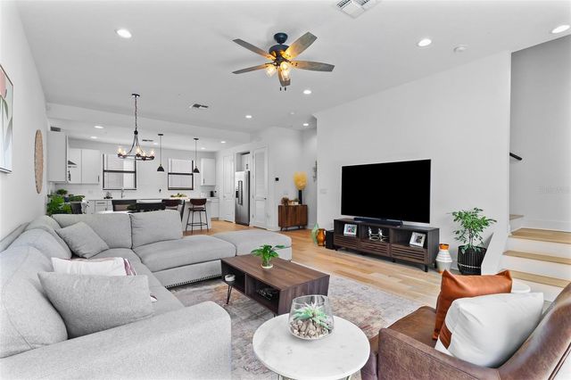 2511 GRADY AVENUE N 8, Tampa, FL 33607