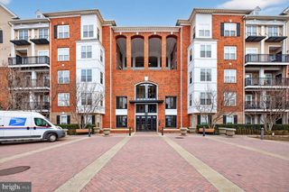 501 HUNGERFORD DR #337, Rockville, MD 20850