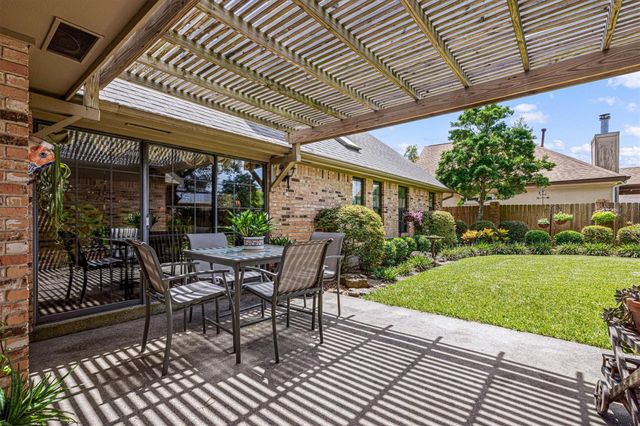 1706 23rd Avenue N, Texas City, TX 77590