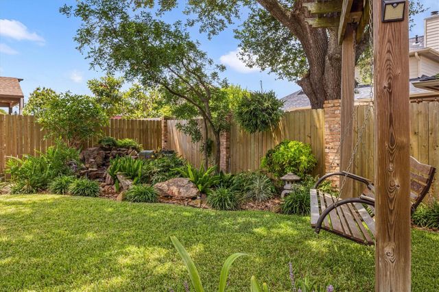 1706 23rd Avenue N, Texas City, TX 77590