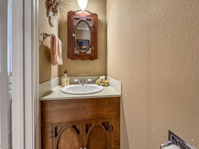 1706 23rd Avenue N, Texas City, TX 77590