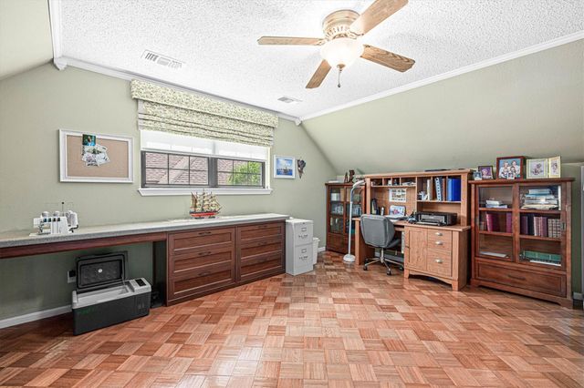 1706 23rd Avenue N, Texas City, TX 77590