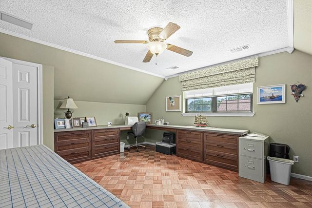 1706 23rd Avenue N, Texas City, TX 77590