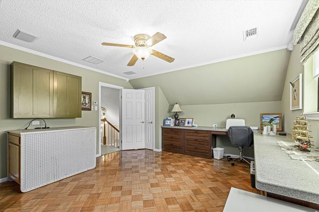 1706 23rd Avenue N, Texas City, TX 77590