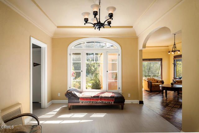 1117 Princeton Drive, Glendale, CA 91205