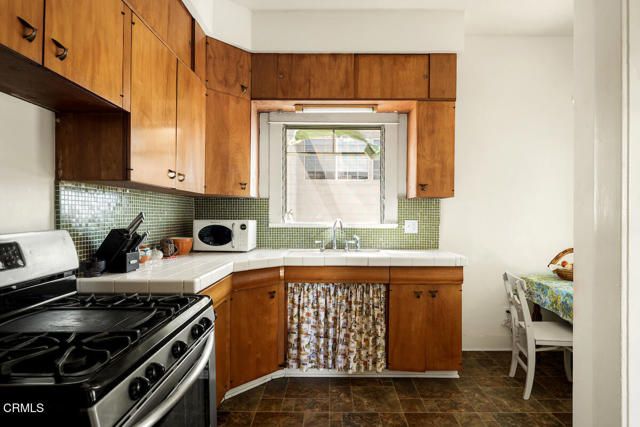 1117 Princeton Drive, Glendale, CA 91205