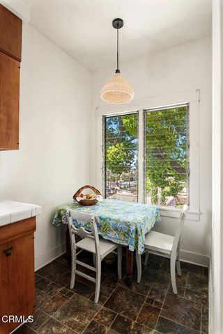 1117 Princeton Drive, Glendale, CA 91205