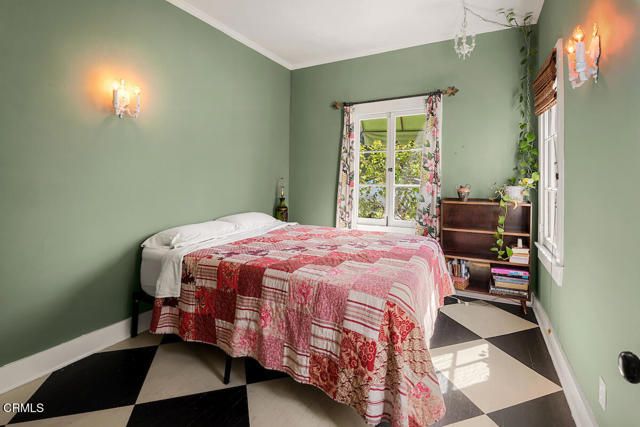 1117 Princeton Drive, Glendale, CA 91205