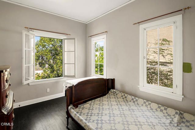 1117 Princeton Drive, Glendale, CA 91205