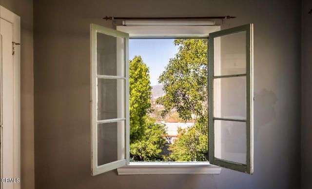 1117 Princeton Drive, Glendale, CA 91205