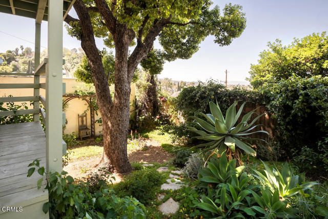 1117 Princeton Drive, Glendale, CA 91205