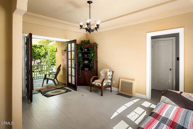 1117 Princeton Drive, Glendale, CA 91205