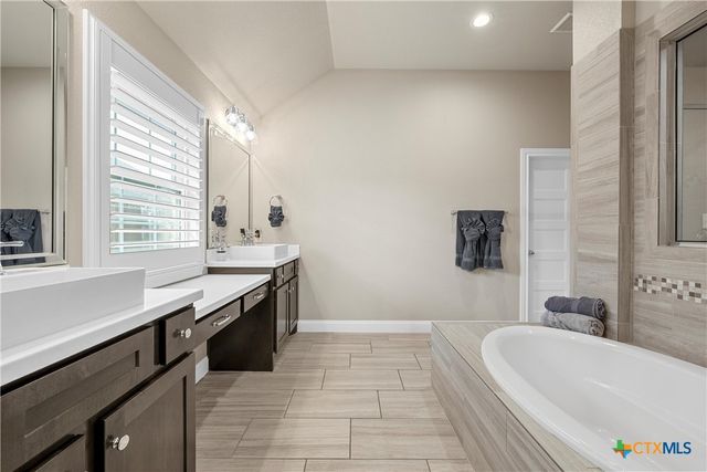 916 Cumberland Street, Mcgregor, TX 76657