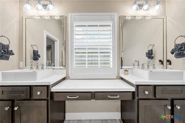 916 Cumberland Street, Mcgregor, TX 76657