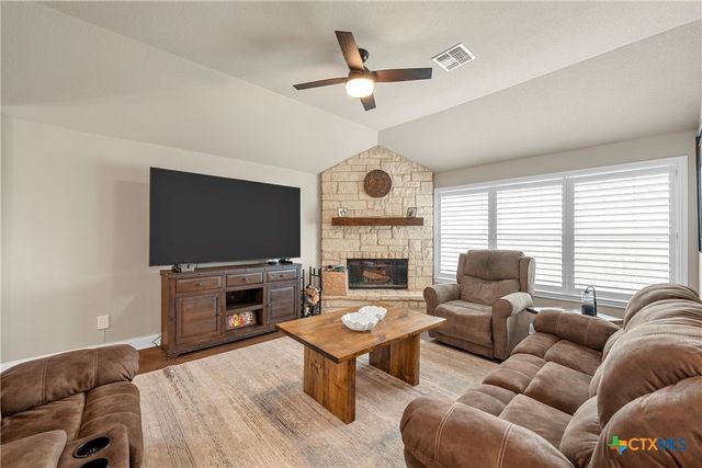 916 Cumberland Street, Mcgregor, TX 76657