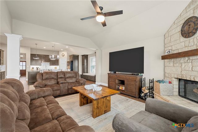 916 Cumberland Street, Mcgregor, TX 76657