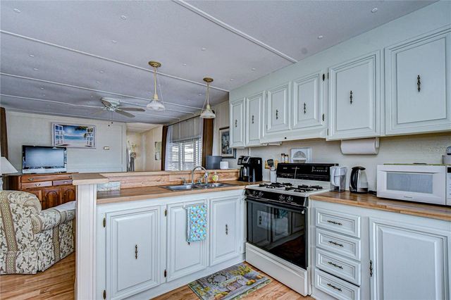 39612 STERLING DRIVE, Zephyrhills, FL 33542