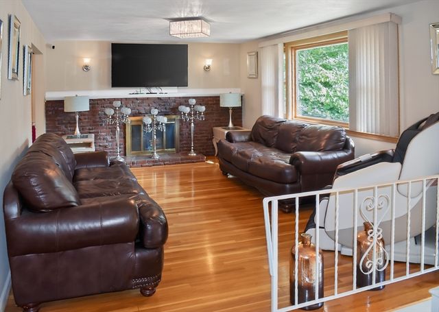 223 Robert Rd, Dedham, MA 02026