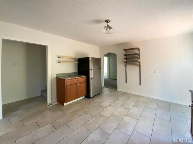 4642 Theiss Road, St Louis, MO 63128