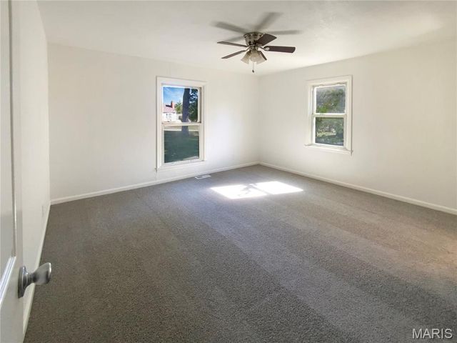 4642 Theiss Road, St Louis, MO 63128