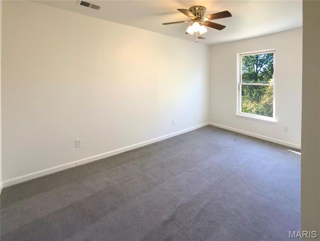 4642 Theiss Road, St Louis, MO 63128