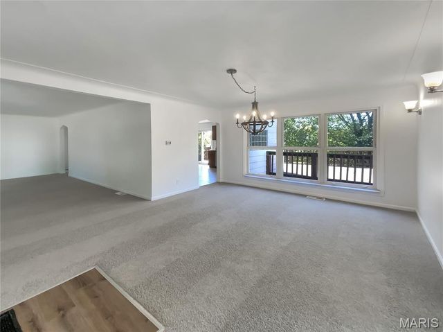 4642 Theiss Road, St Louis, MO 63128