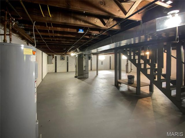 4642 Theiss Road, St Louis, MO 63128