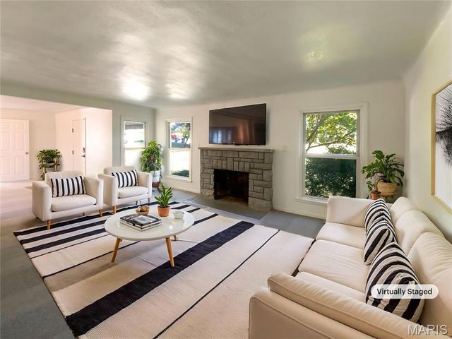 4642 Theiss Road, St Louis, MO 63128