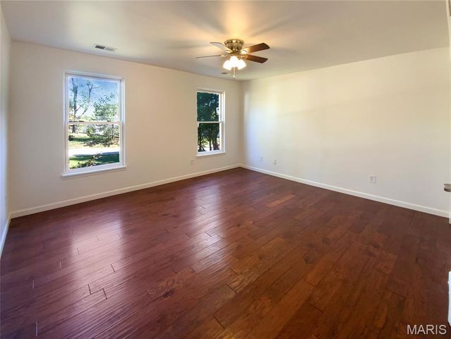 4642 Theiss Road, St Louis, MO 63128