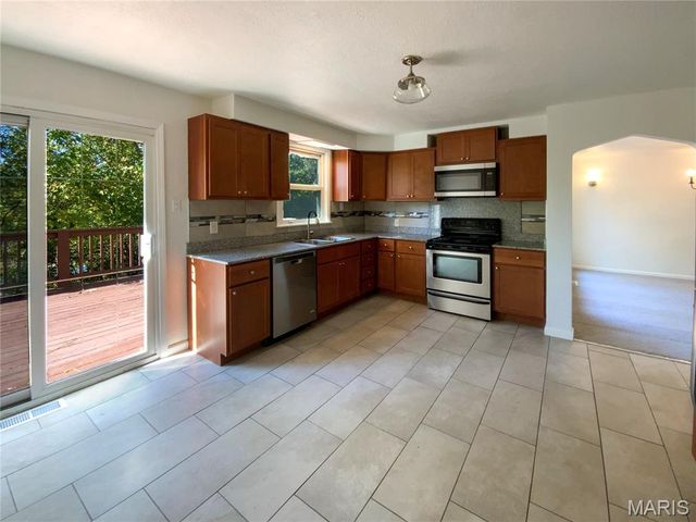 4642 Theiss Road, St Louis, MO 63128