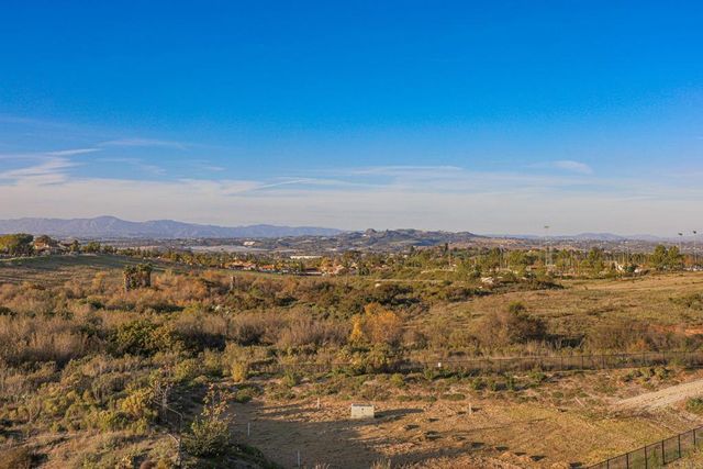 1728 Valley Oak Way, Oceanside, CA 92056