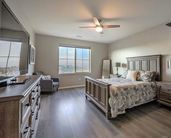 1728 Valley Oak Way, Oceanside, CA 92056