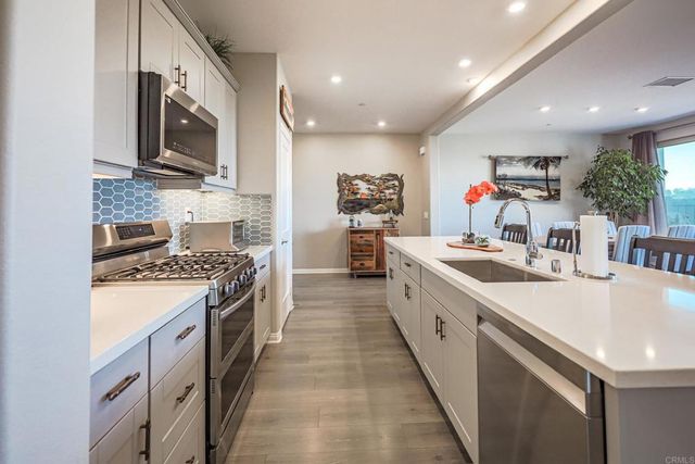 1728 Valley Oak Way, Oceanside, CA 92056