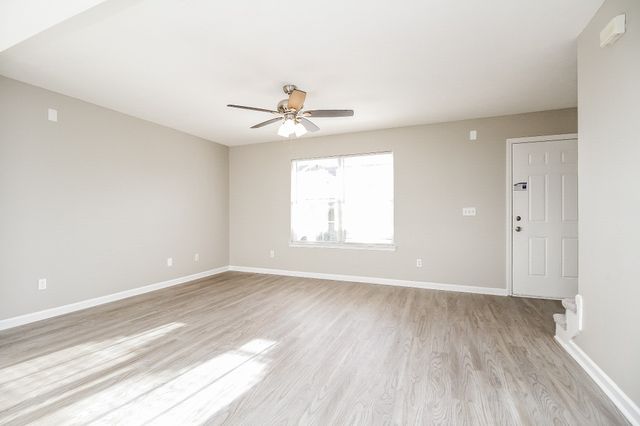 969 Evie Ann Ln, La Vergne, TN 37086