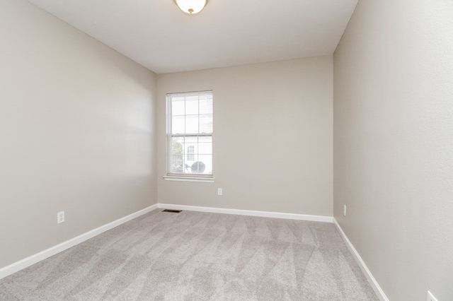 969 Evie Ann Ln, La Vergne, TN 37086