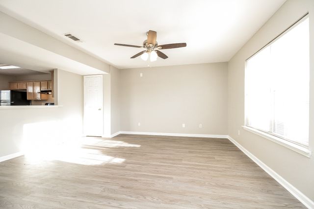 969 Evie Ann Ln, La Vergne, TN 37086